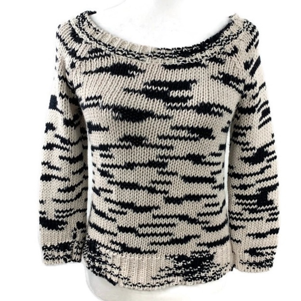 American Eagle Black & White Sweater Small  NWT